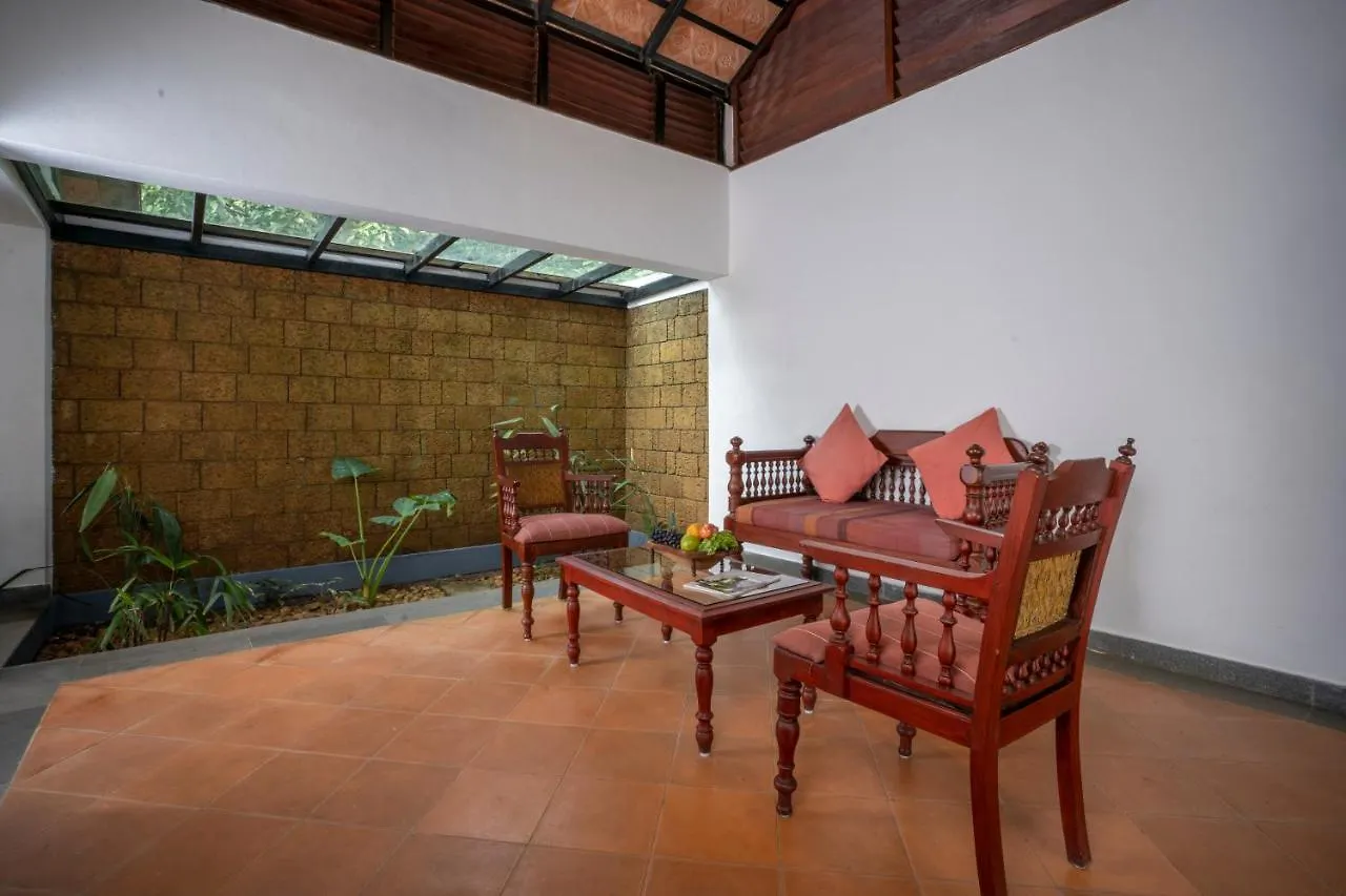 Vythiri Mist Resort 0*,