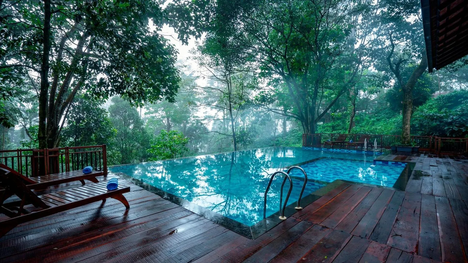 Vythiri Mist Resort 0*,  India